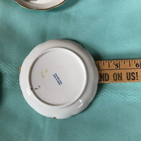 Lot of Four  Vintage Canadian Made Mini Plates - Picture 11 of 11